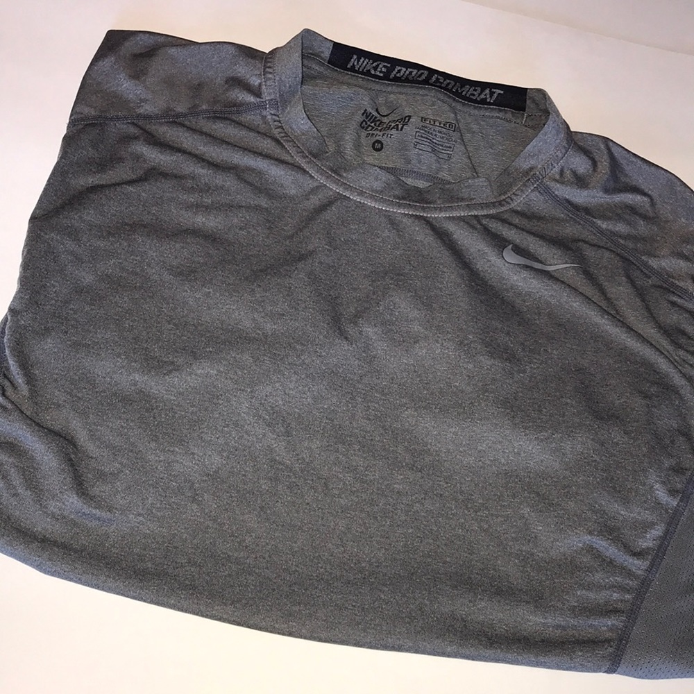 Men’s M Nike Pro Combat Tee